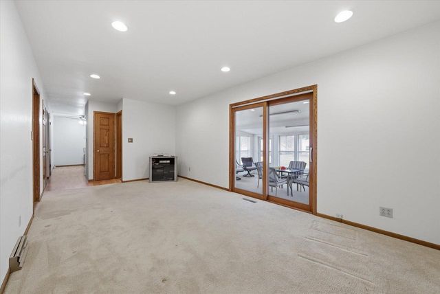 424 E Norport DRIVE, Port Washington, WI 53074