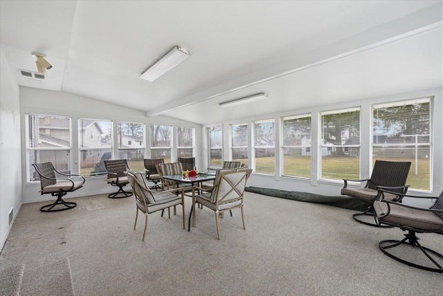 424 E Norport DRIVE, Port Washington, WI 53074