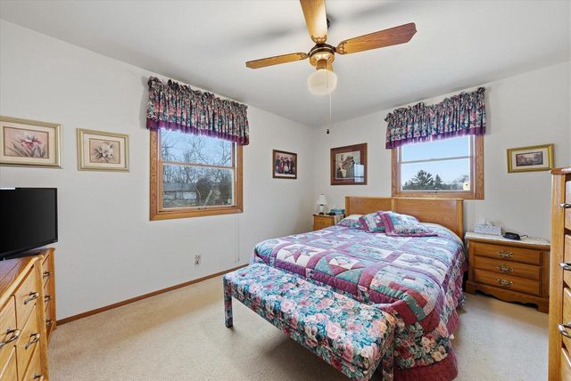 424 E Norport DRIVE, Port Washington, WI 53074