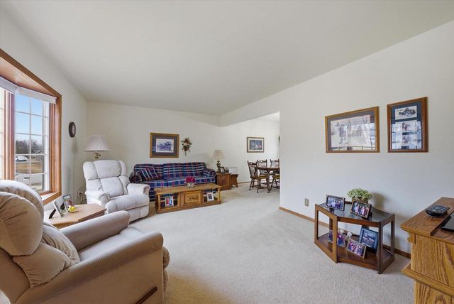 424 E Norport DRIVE, Port Washington, WI 53074
