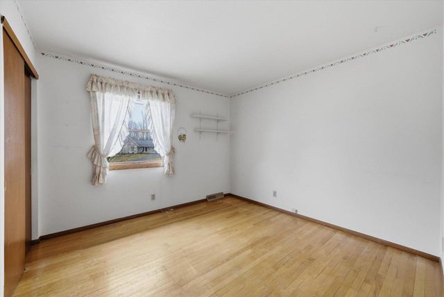 424 E Norport DRIVE, Port Washington, WI 53074