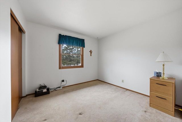 424 E Norport DRIVE, Port Washington, WI 53074
