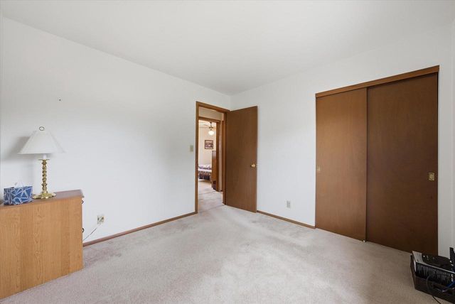 424 E Norport DRIVE, Port Washington, WI 53074