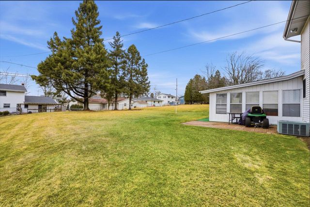 424 E Norport DRIVE, Port Washington, WI 53074