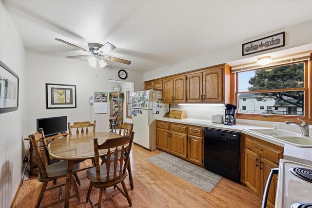 424 E Norport DRIVE, Port Washington, WI 53074