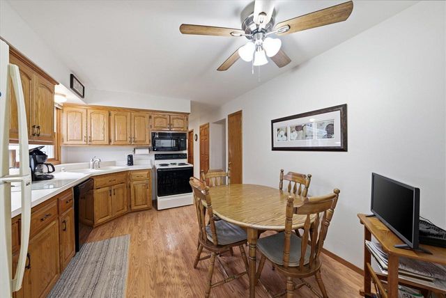 424 E Norport DRIVE, Port Washington, WI 53074
