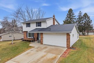 424 E Norport DRIVE, Port Washington, WI 53074