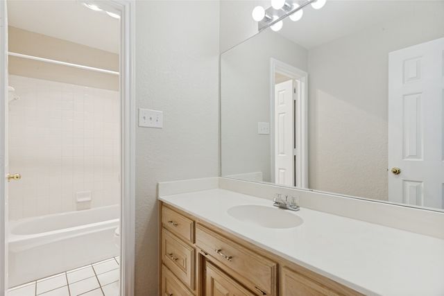 1213 Downwood Drive, Burleson, TX 76028
