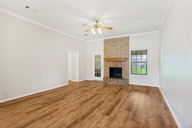1213 Downwood Drive, Burleson, TX 76028
