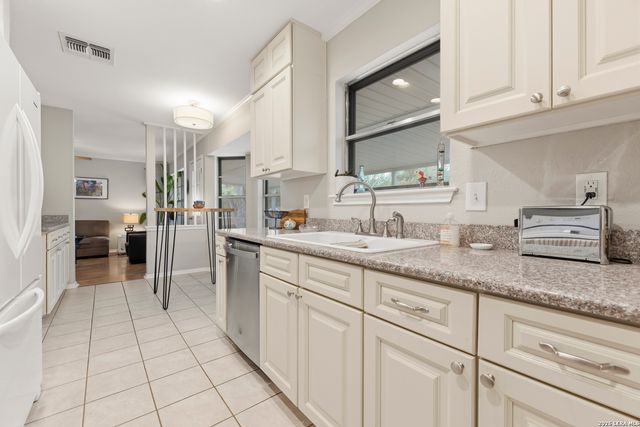 5634 Castle Knight, San Antonio, TX 78218