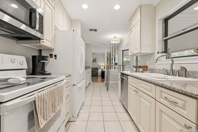 5634 Castle Knight, San Antonio, TX 78218