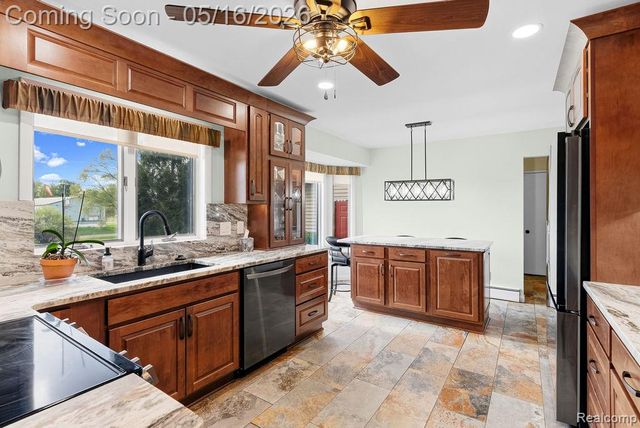 8742 Hyne Road, Brighton Township, MI 48114