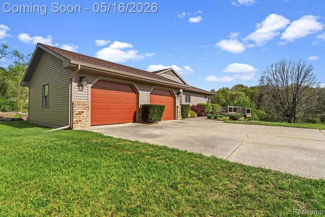 8742 Hyne Road, Brighton Township, MI 48114