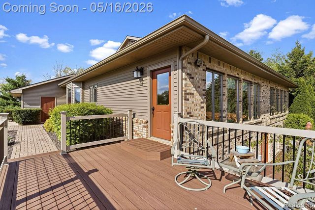 8742 Hyne Road, Brighton Township, MI 48114