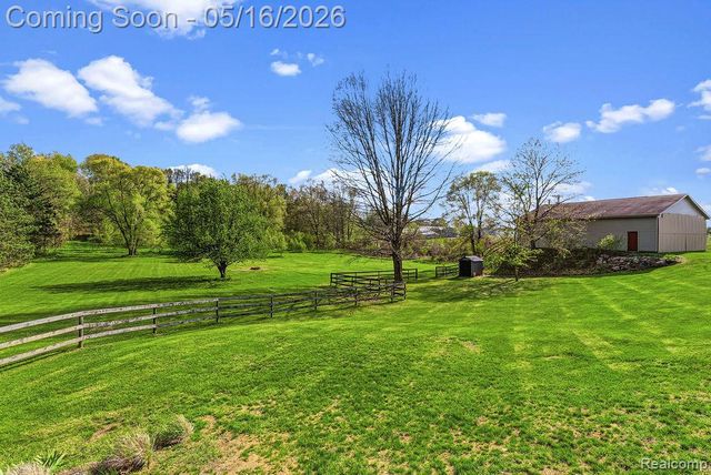 8742 Hyne Road, Brighton Township, MI 48114