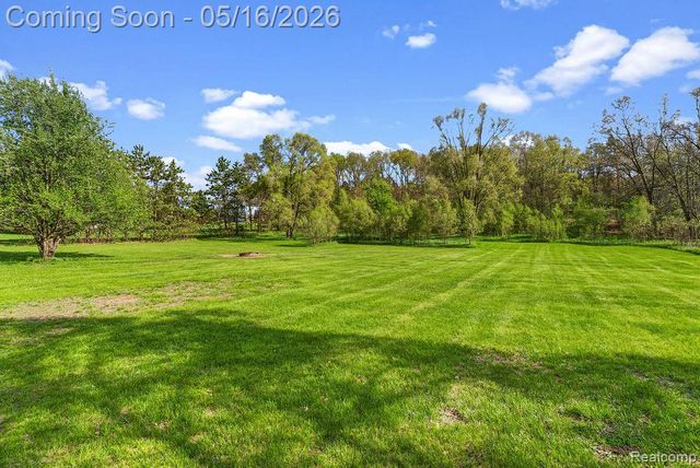 8742 Hyne Road, Brighton Township, MI 48114