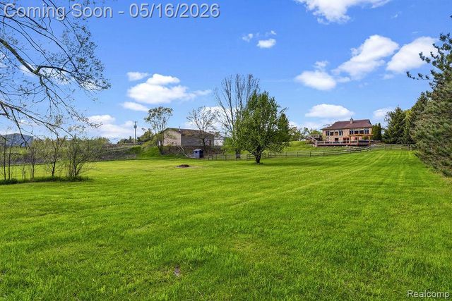 8742 Hyne Road, Brighton Township, MI 48114