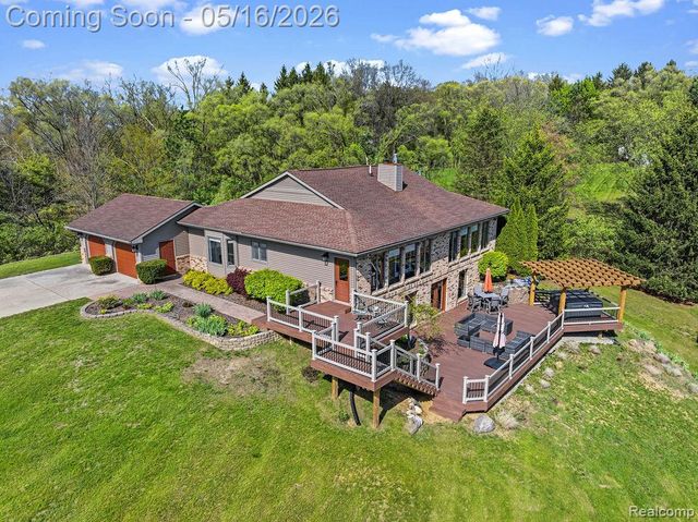 8742 Hyne Road, Brighton Township, MI 48114