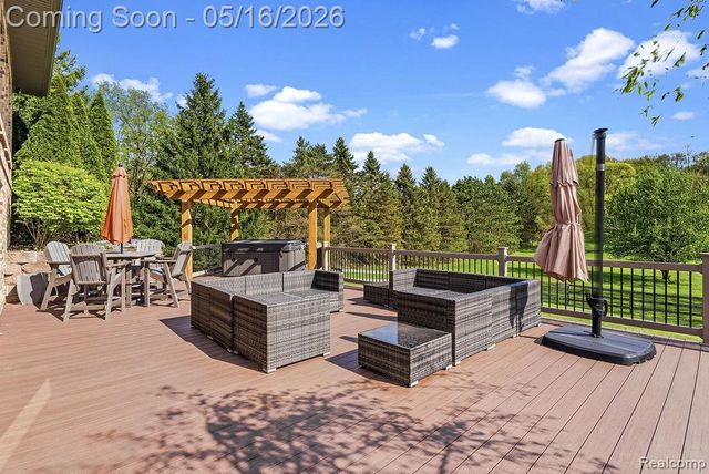 8742 Hyne Road, Brighton Township, MI 48114