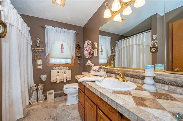 1605 N 54th St, Superior, WI 54880