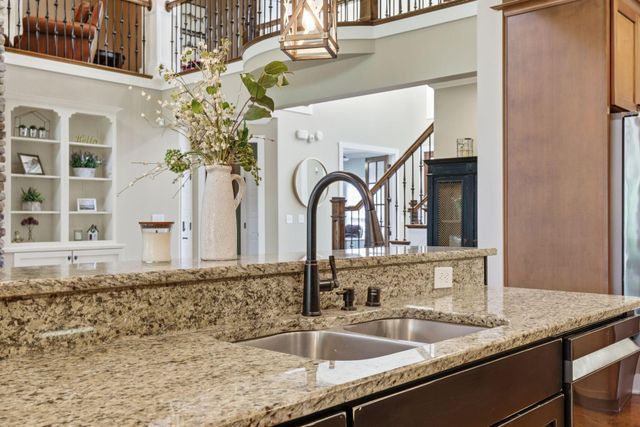 1008 Forrest Court, Versailles, KY 40383