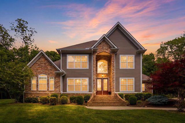 1008 Forrest Court, Versailles, KY 40383