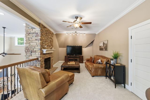 1008 Forrest Court, Versailles, KY 40383