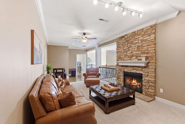 1008 Forrest Court, Versailles, KY 40383