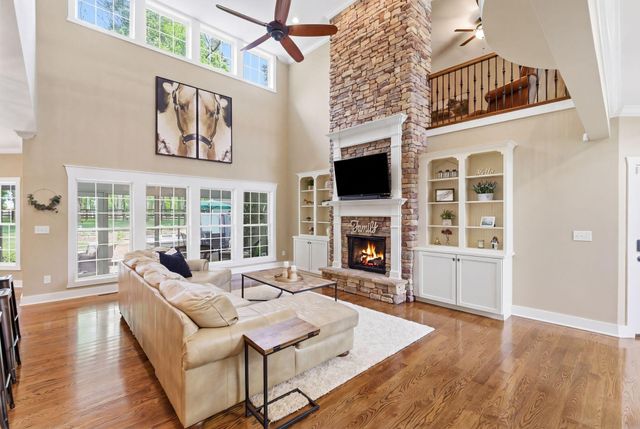 1008 Forrest Court, Versailles, KY 40383