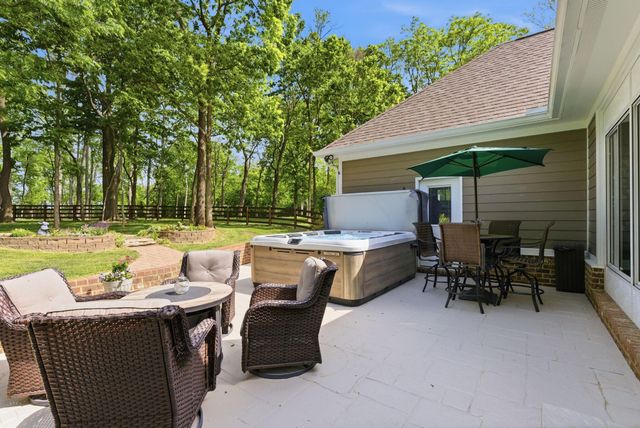 1008 Forrest Court, Versailles, KY 40383