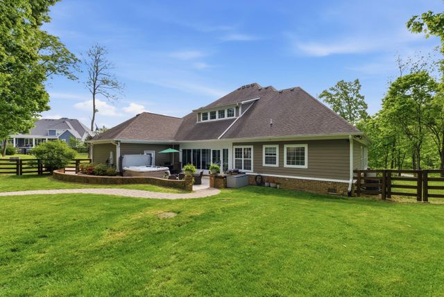 1008 Forrest Court, Versailles, KY 40383