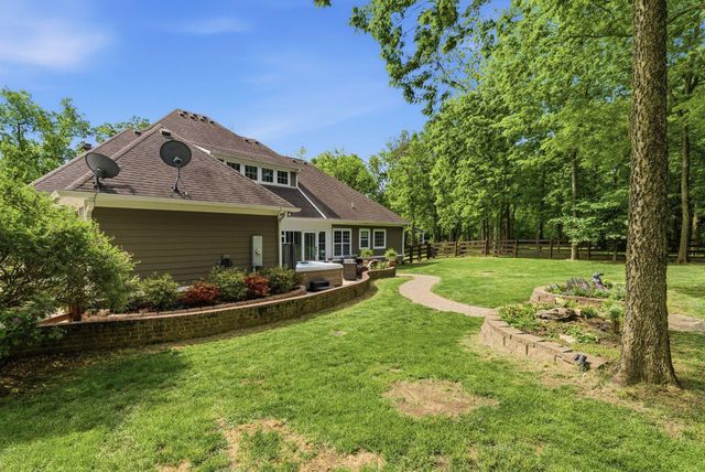 1008 Forrest Court, Versailles, KY 40383