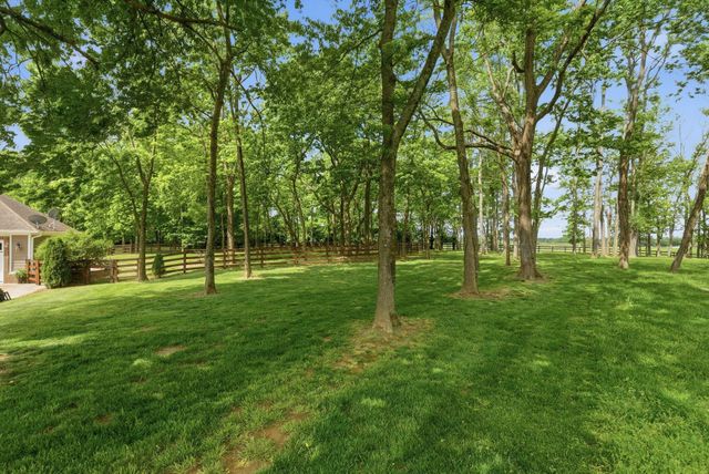 1008 Forrest Court, Versailles, KY 40383