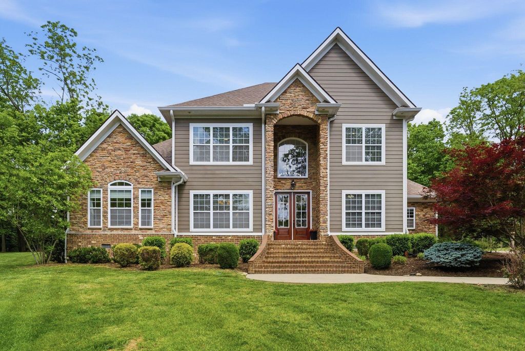 1008 Forrest Court, Versailles, KY 40383