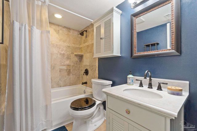 300 Bayou Blvd 114, Pensacola, FL 32503