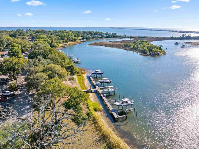 300 Bayou Blvd 114, Pensacola, FL 32503