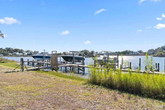 300 Bayou Blvd 114, Pensacola, FL 32503