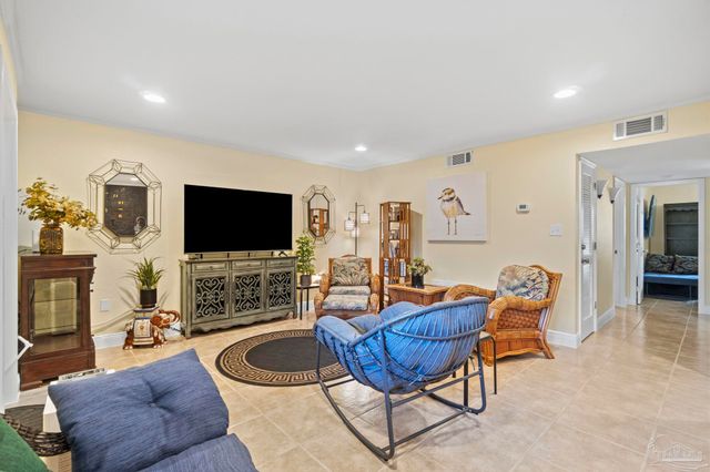 300 Bayou Blvd 114, Pensacola, FL 32503