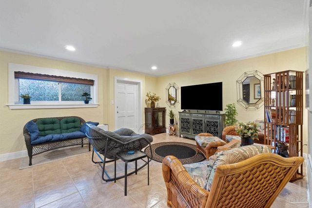 300 Bayou Blvd 114, Pensacola, FL 32503