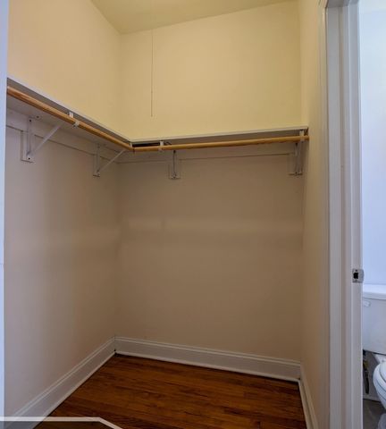 2737 N Spaulding Avenue 220, Chicago, IL 60647