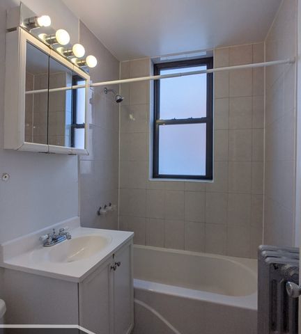 2737 N Spaulding Avenue 220, Chicago, IL 60647