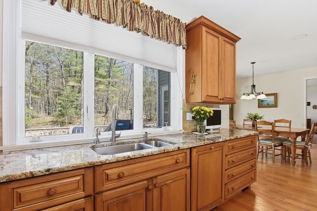 10 Analore Circle, Norfolk, MA 02056