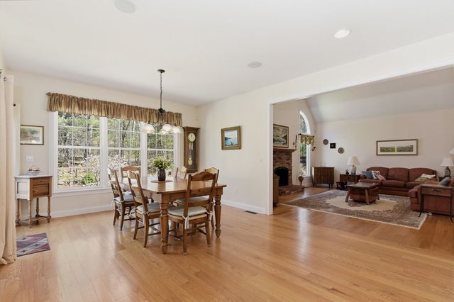 10 Analore Circle, Norfolk, MA 02056
