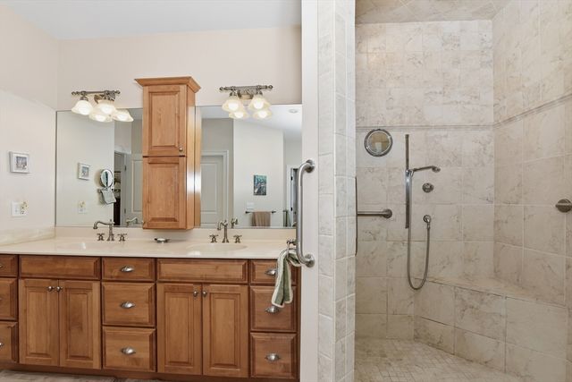 10 Analore Circle, Norfolk, MA 02056