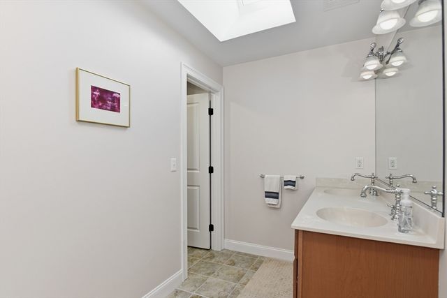 10 Analore Circle, Norfolk, MA 02056