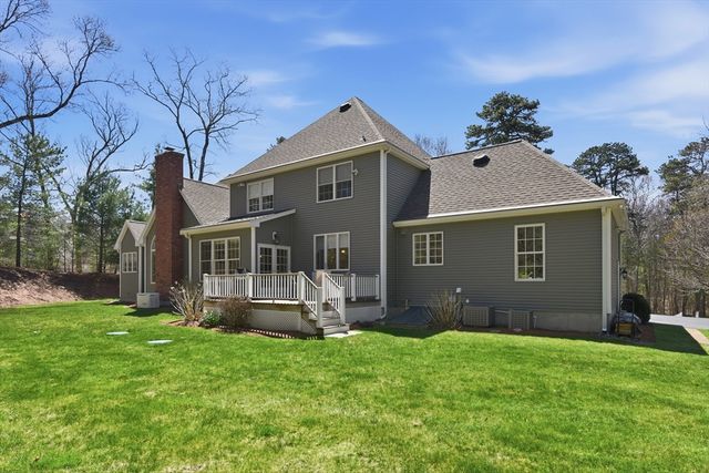 10 Analore Circle, Norfolk, MA 02056