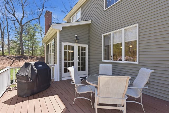 10 Analore Circle, Norfolk, MA 02056