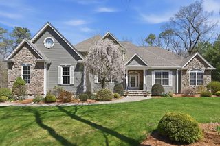 10 Analore Circle, Norfolk, MA 02056