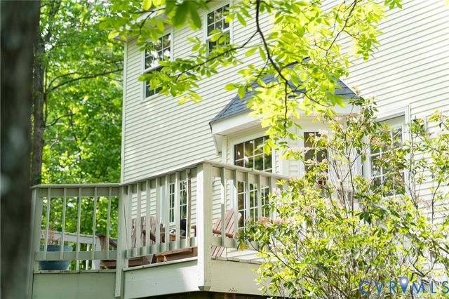 18 Seminole Trl, Palmyra, VA 22963
