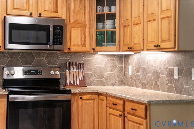 18 Seminole Trl, Palmyra, VA 22963